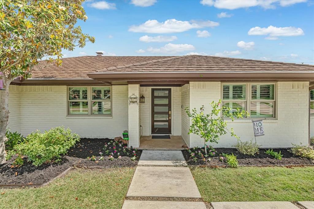 27 Crestwood Dr, Trophy Club, TX 76262