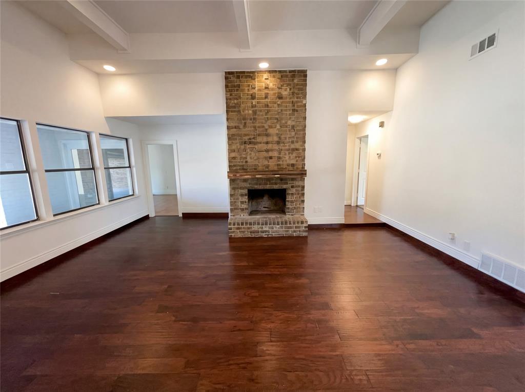 401 Kenshire Dr, Benbrook, TX 76126 photo
