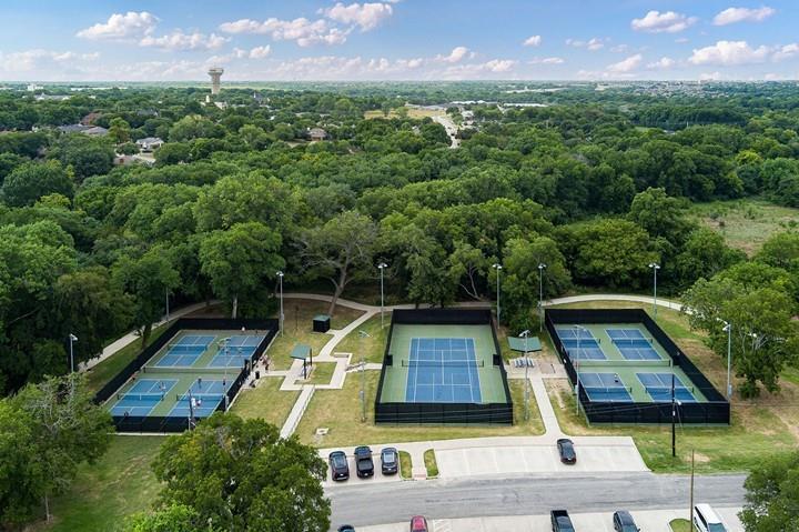 512 S Kentucky St, Mckinney, TX 75069 photo