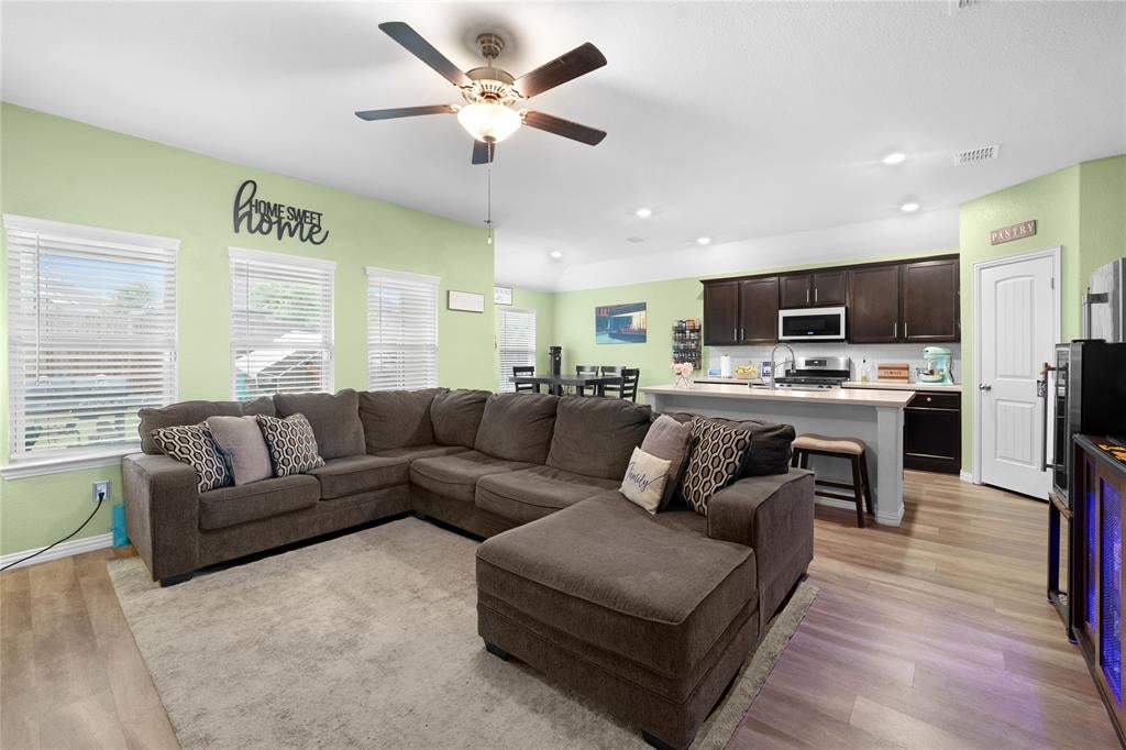 817 Spruce Ln, Princeton, TX 75407 photo