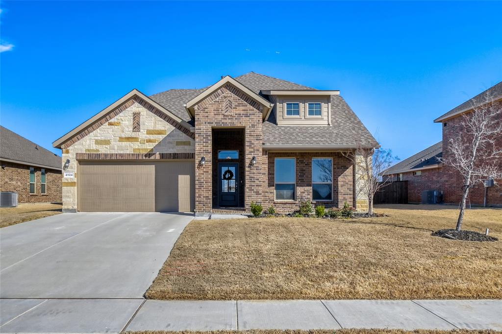4124 Herdsman Dr, Krum, TX 76249