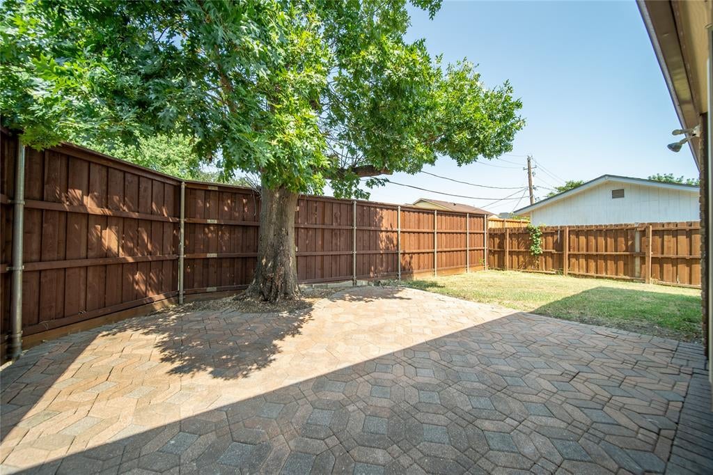13407 Hedgeapple Dr, Dallas, TX 75243 photo