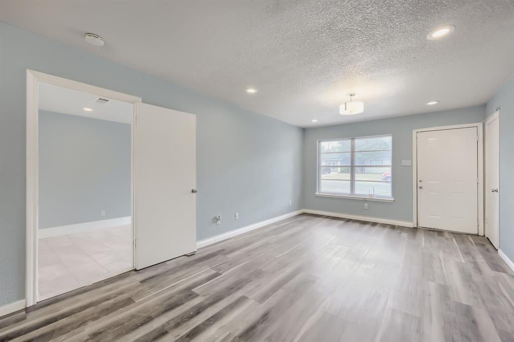 2706 Dewitt St, Irving, TX 75062 photo