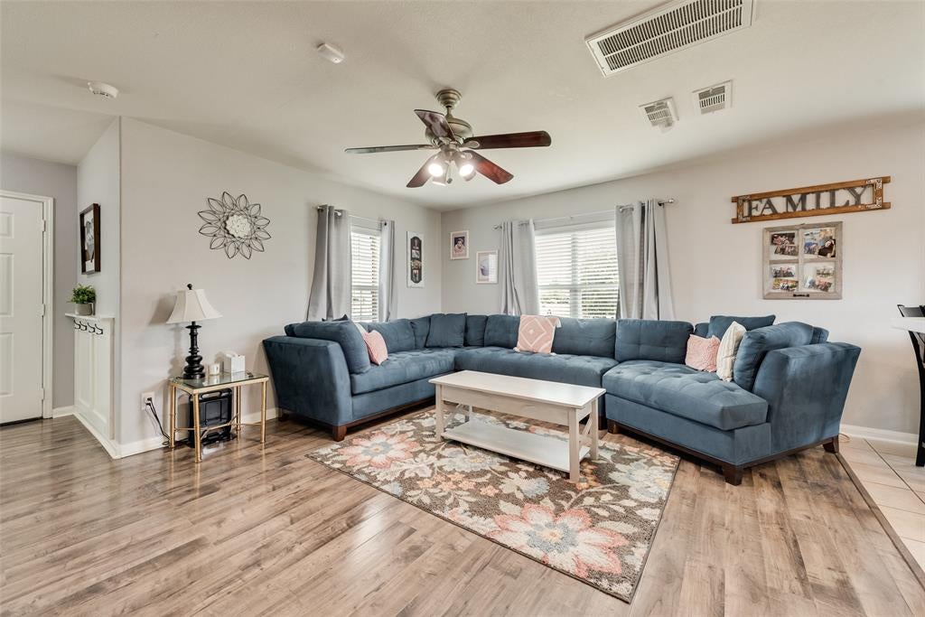 149 Cattlemans Creek Rd, Newark, TX 76071