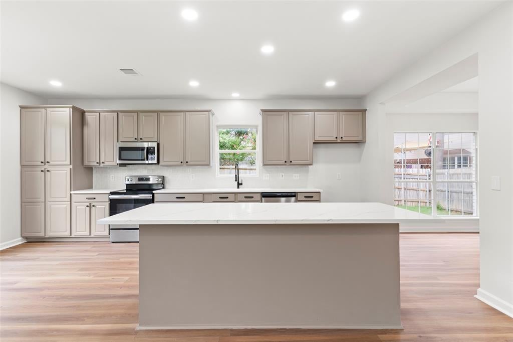 5423 Bryce Canyon Ct, Fort Worth, TX 76137 photo