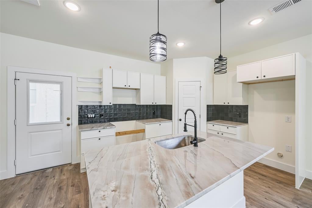 2701 Marburg, Dallas, TX 75215 photo
