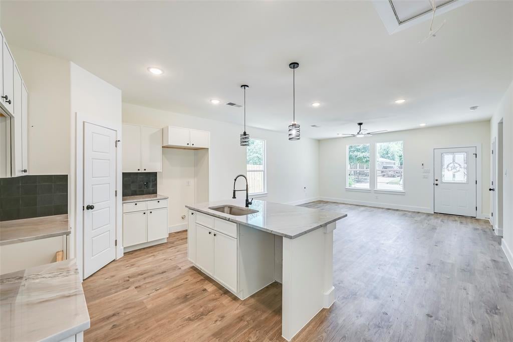 2701 Marburg, Dallas, TX 75215 photo