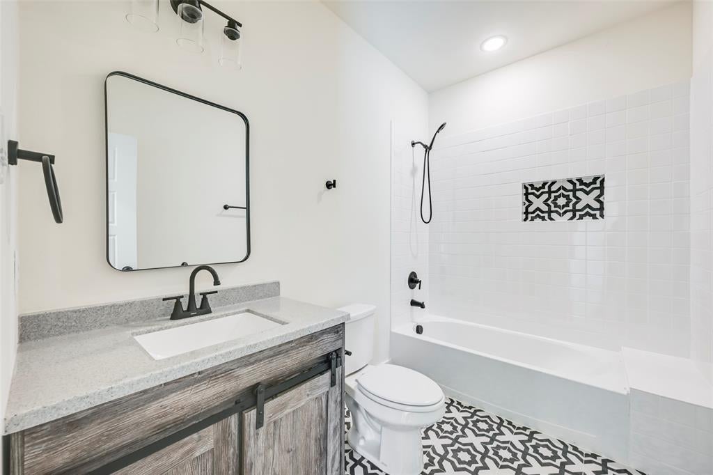 2701 Marburg, Dallas, TX 75215 photo
