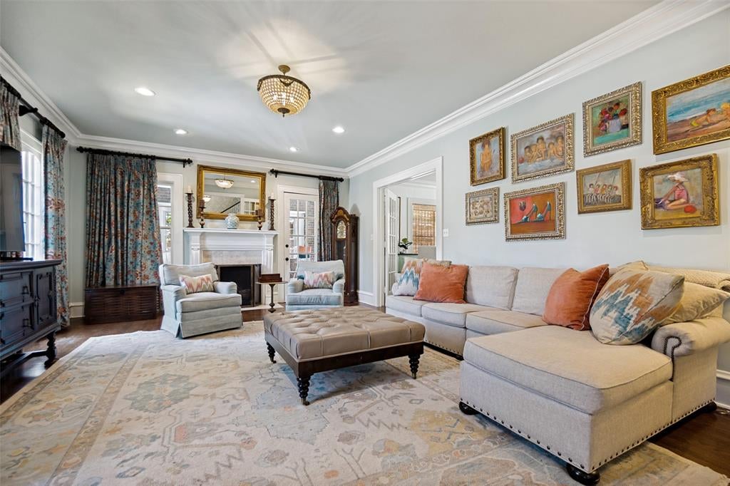 5610 Gaston Ave, Dallas, TX 75214 photo