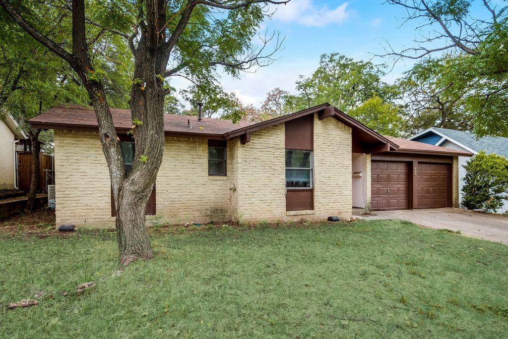 703 Johns Dr, Euless, TX 76039 photo
