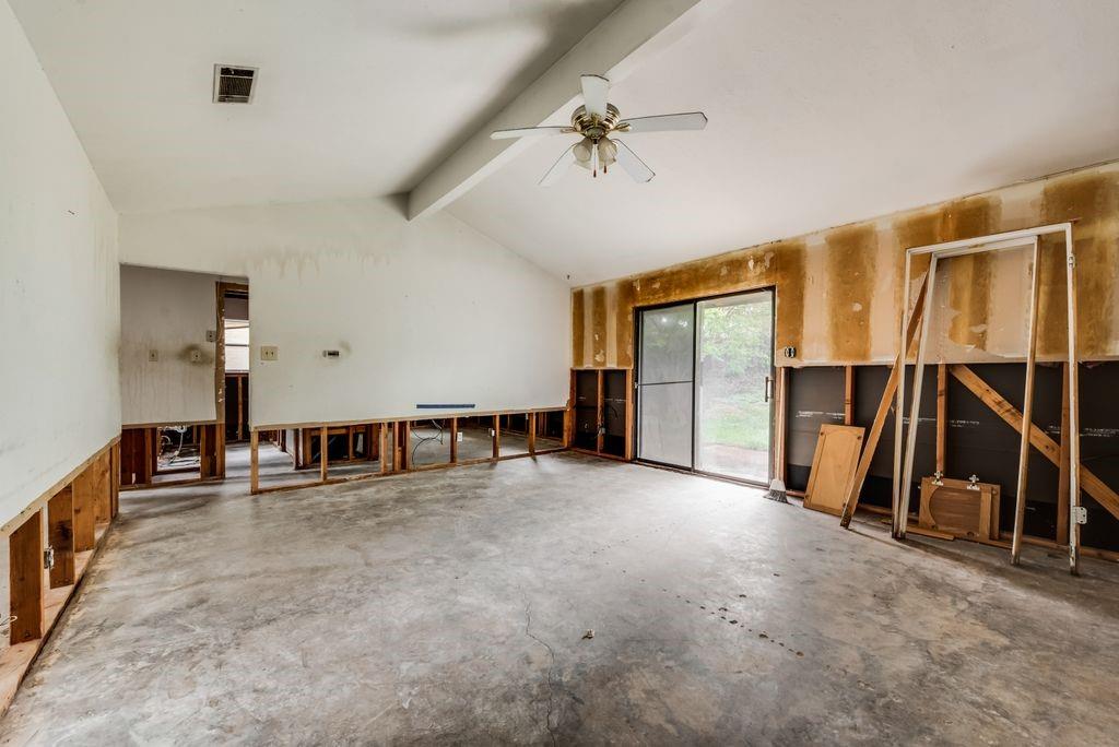 703 Johns Dr, Euless, TX 76039 photo