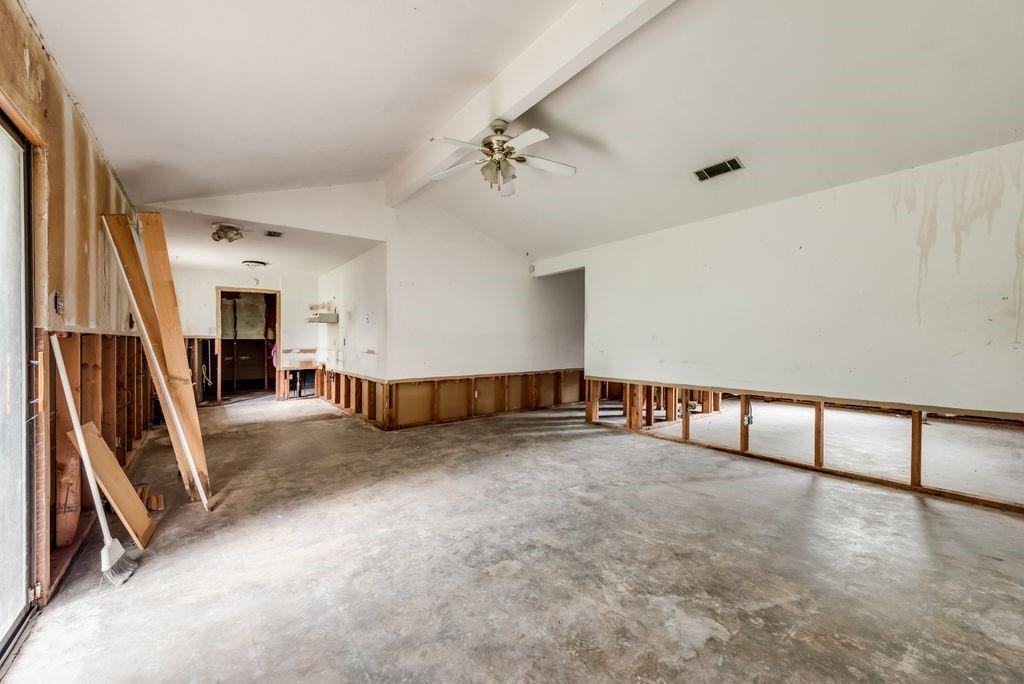 703 Johns Dr, Euless, TX 76039 photo