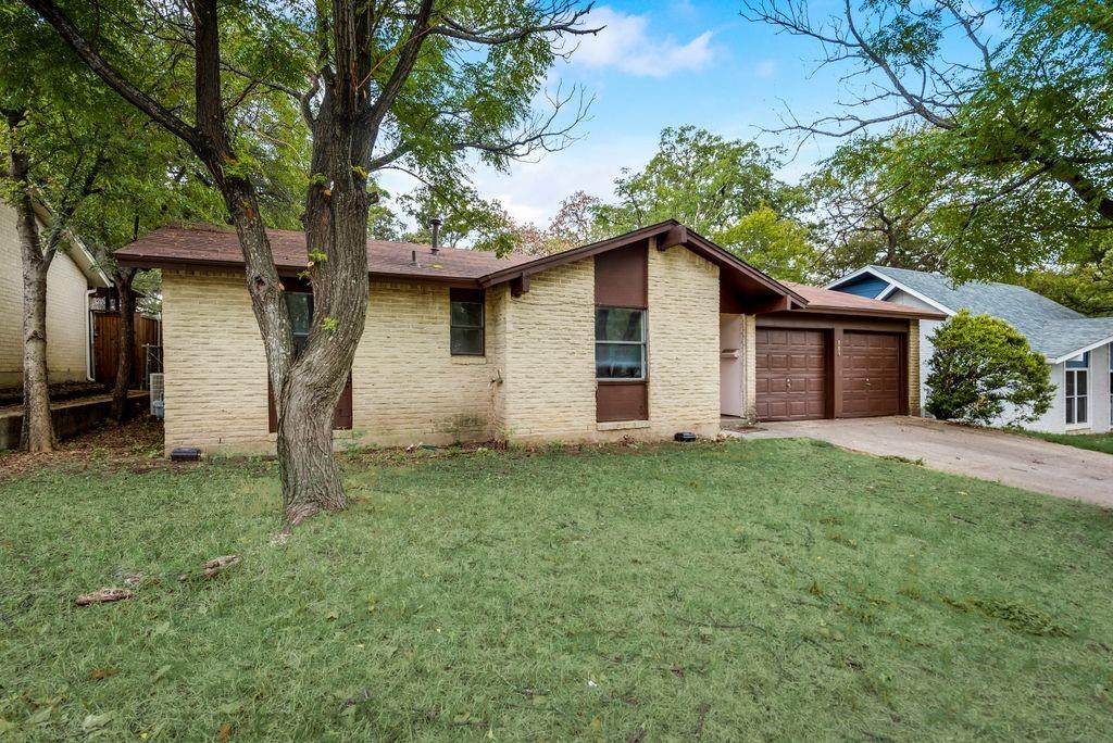 703 Johns Dr, Euless, TX 76039 photo
