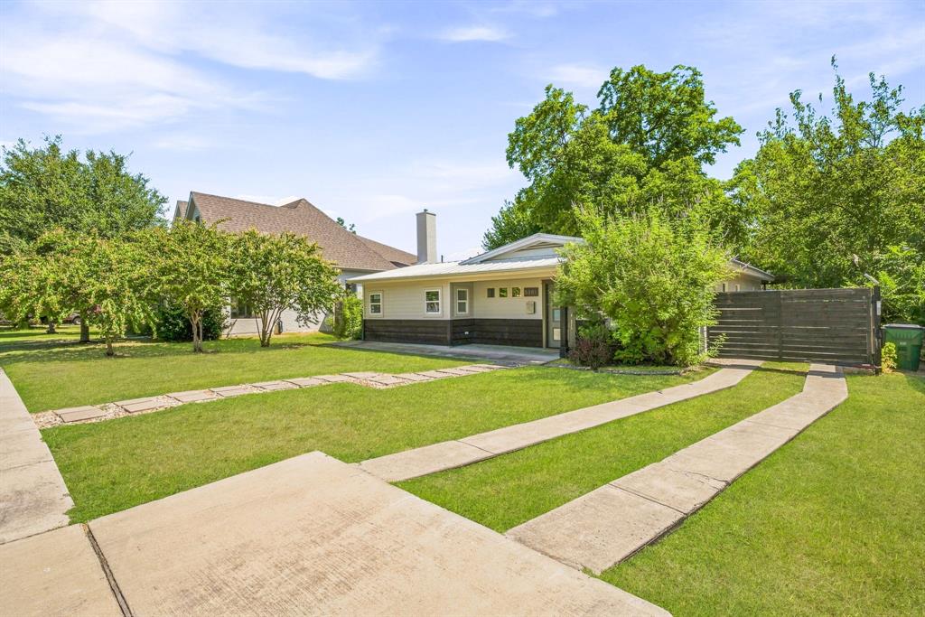 5881 Tracyne Dr, Westworth Village, TX 76114