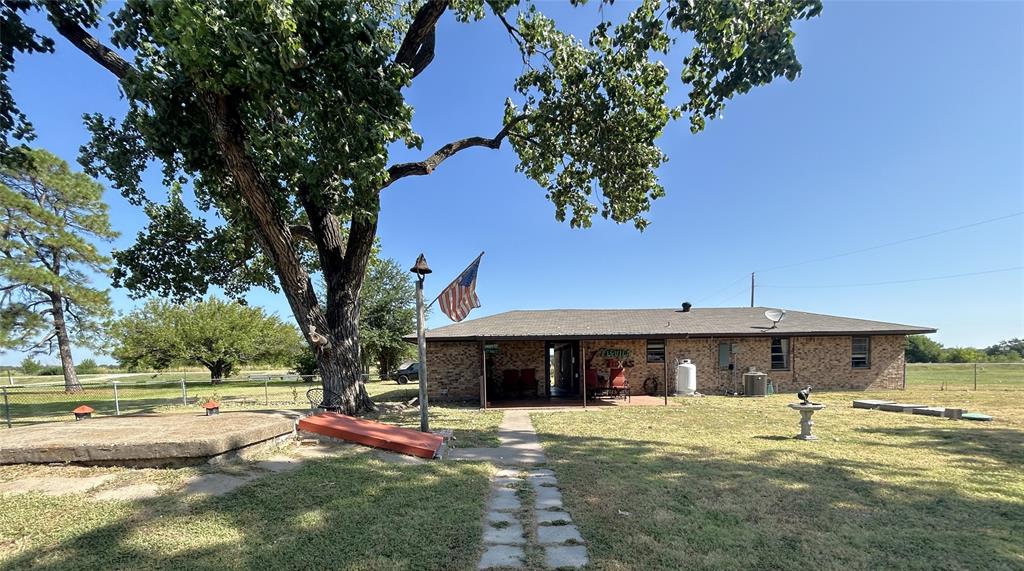 1689 W Farm To Market Road 898, Bonham, TX 75418 photo
