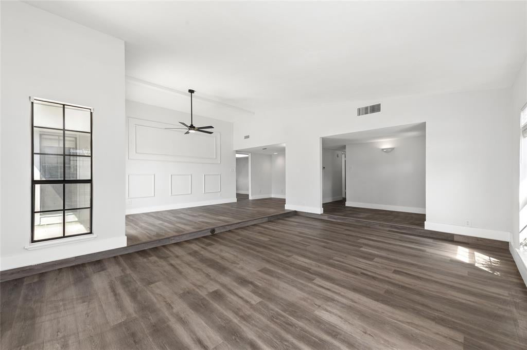 2119 Meadfoot Rd, Carrollton, TX 75007 photo