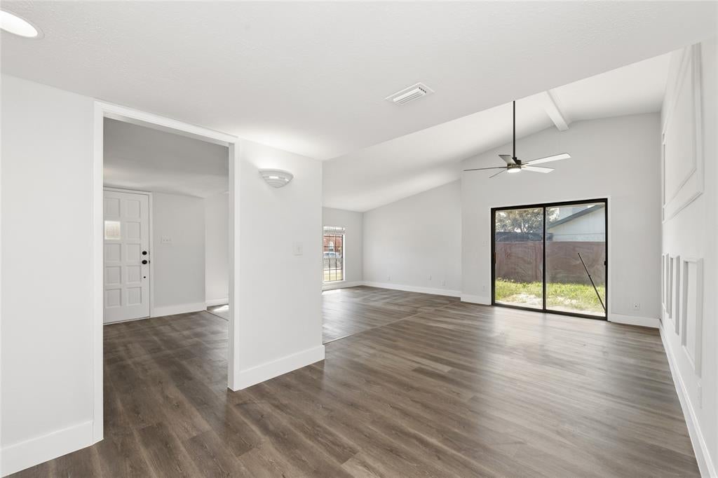 2119 Meadfoot Rd, Carrollton, TX 75007 photo