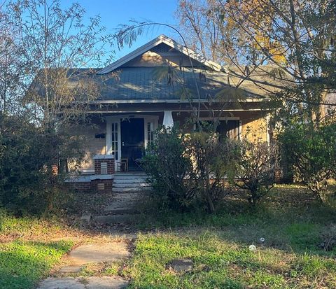 Single Family Residence in Shreveport LA 2909 Boss Avenue.jpg