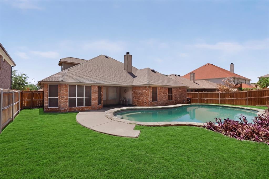839 Evergreen Ln, Burleson, TX 76028