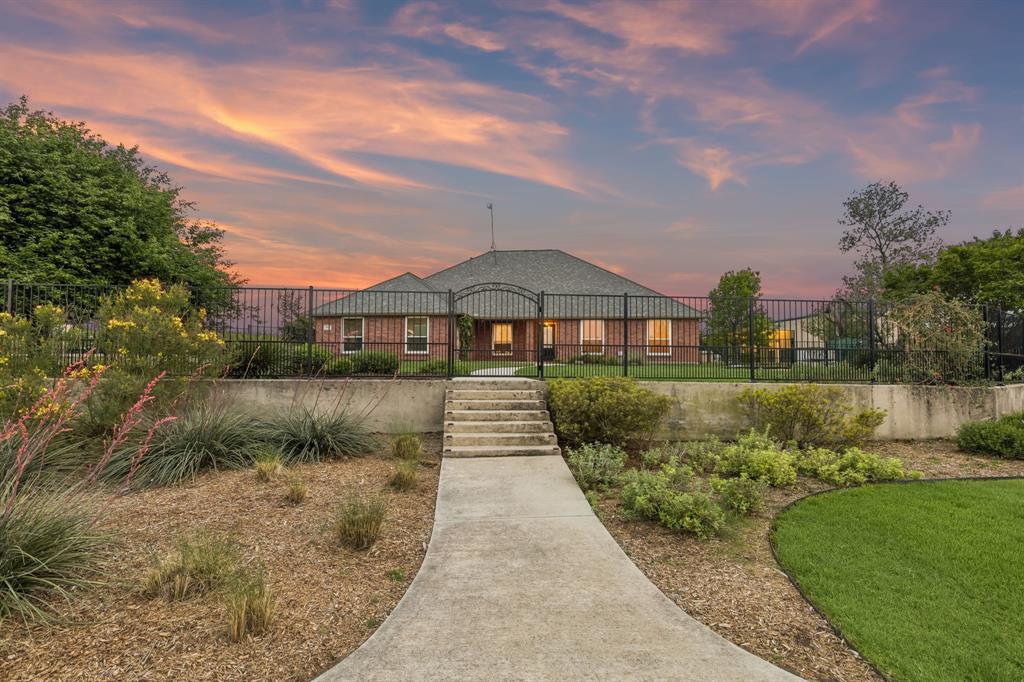 1901 Saw Tooth Ct, Haslet, TX 76052