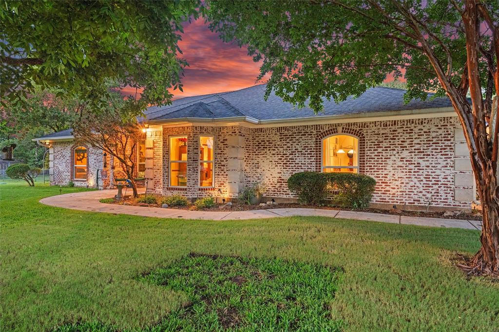 128 Meandering Way, Weatherford, TX 76086
