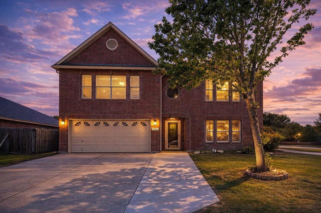3188 Spyglass Dr, Grand Prairie, TX 75052