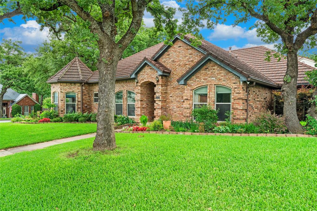 4930 High Creek Dr, Arlington, TX 76017 photo