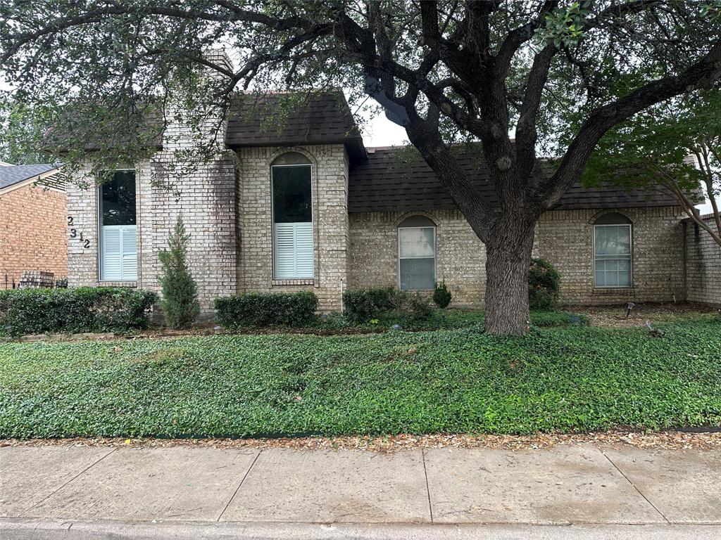 2312 Westbrook Dr, Carrollton, TX 75007