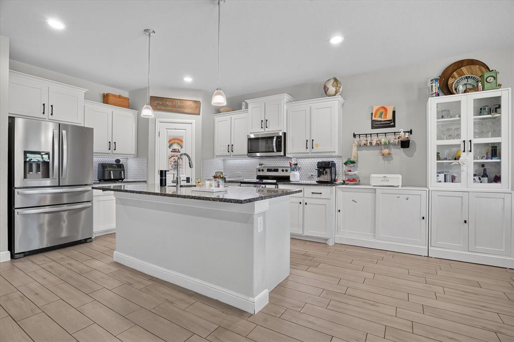 1425 Bennett Dr, Burleson, TX 76028 photo