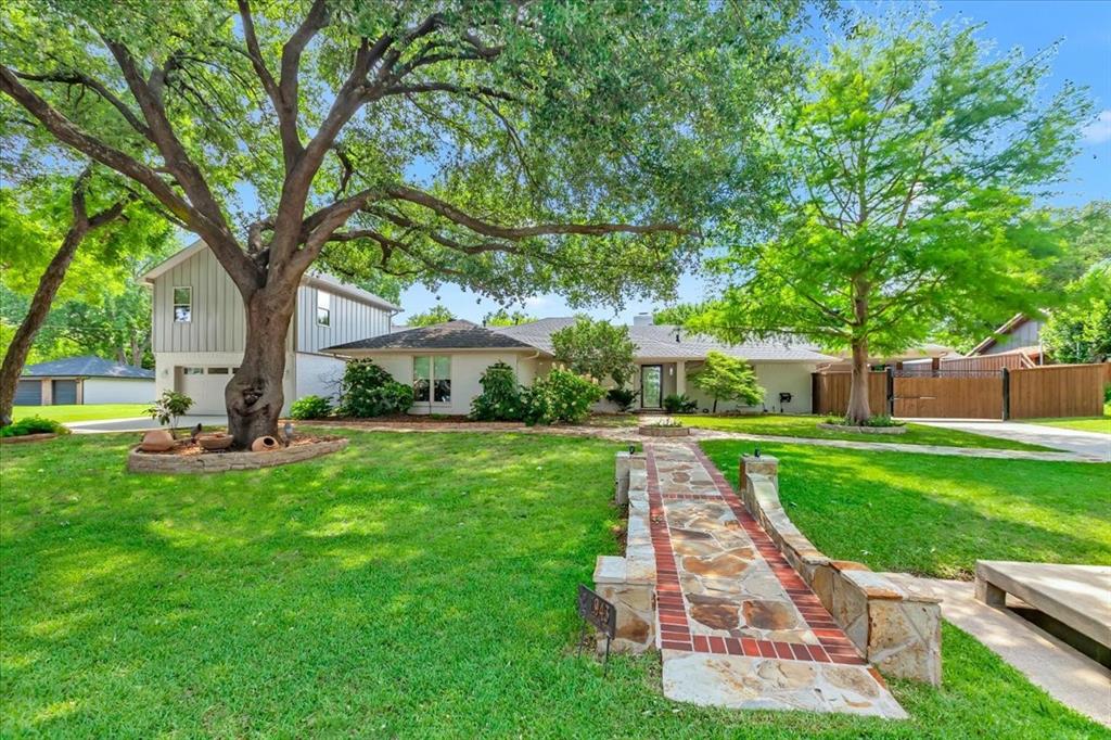 1943 Camelot Dr, Grapevine, TX 76051
