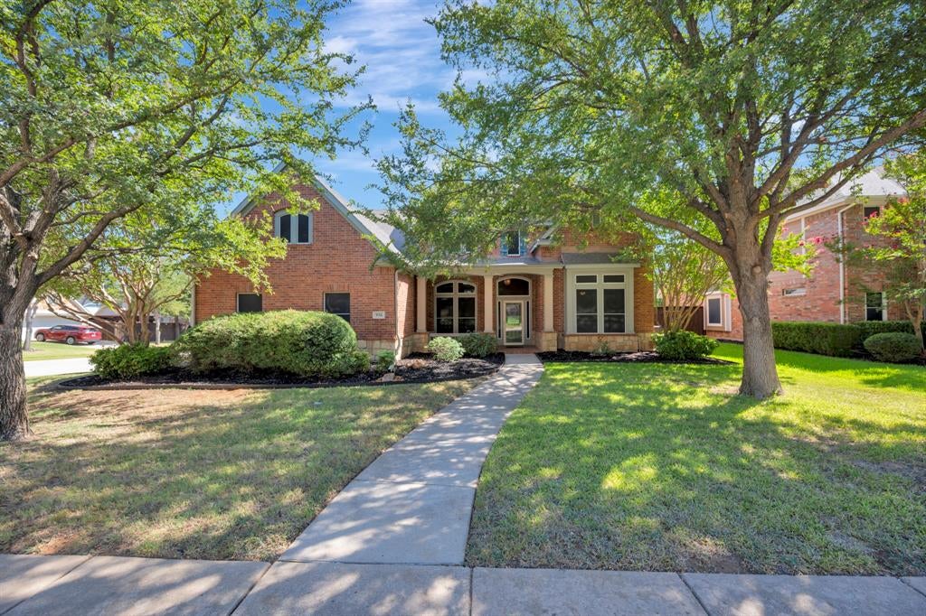 956 Water Oak Dr, Grapevine, TX 76051