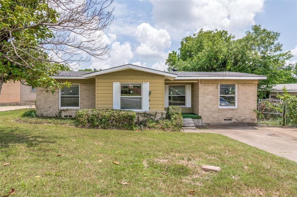 1112 Ann Arbor Ave, Dallas, TX 75216