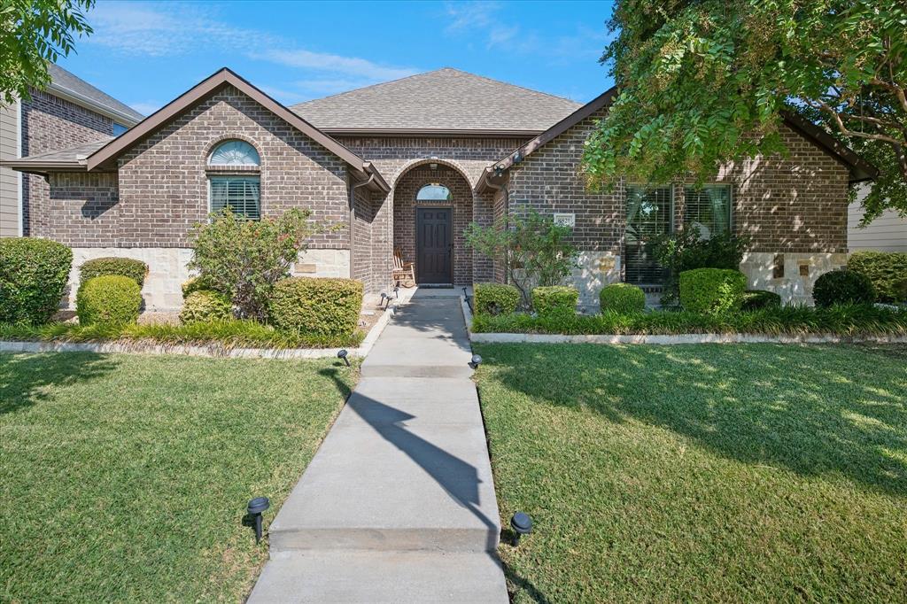 8821 Davis St, Rowlett, TX 75088