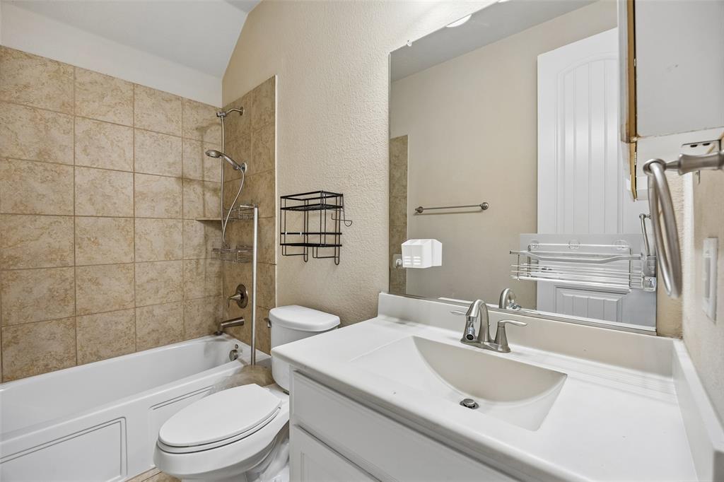 338 Wyndale Dr, Lewisville, TX 75056 photo