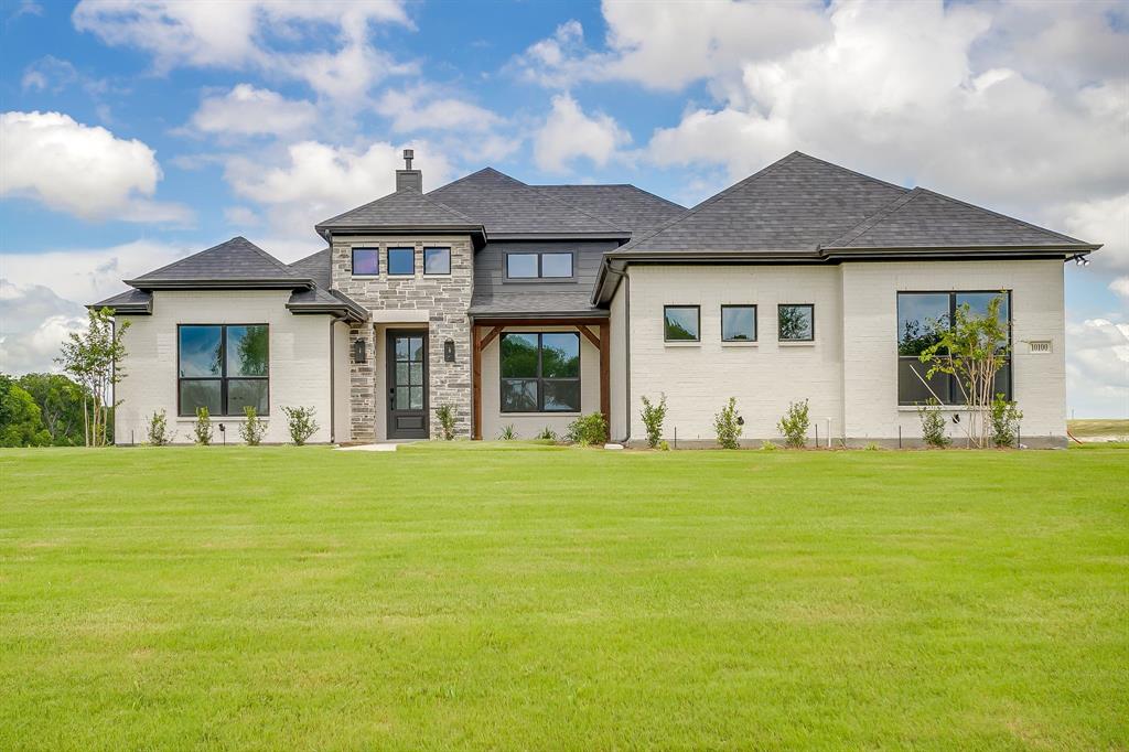 10100 Bartlett Peak Dr, Waxahachie, TX 75167