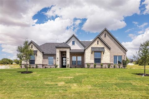 Single Family Residence in Weatherford TX 716 Burr Oak Lane.jpg