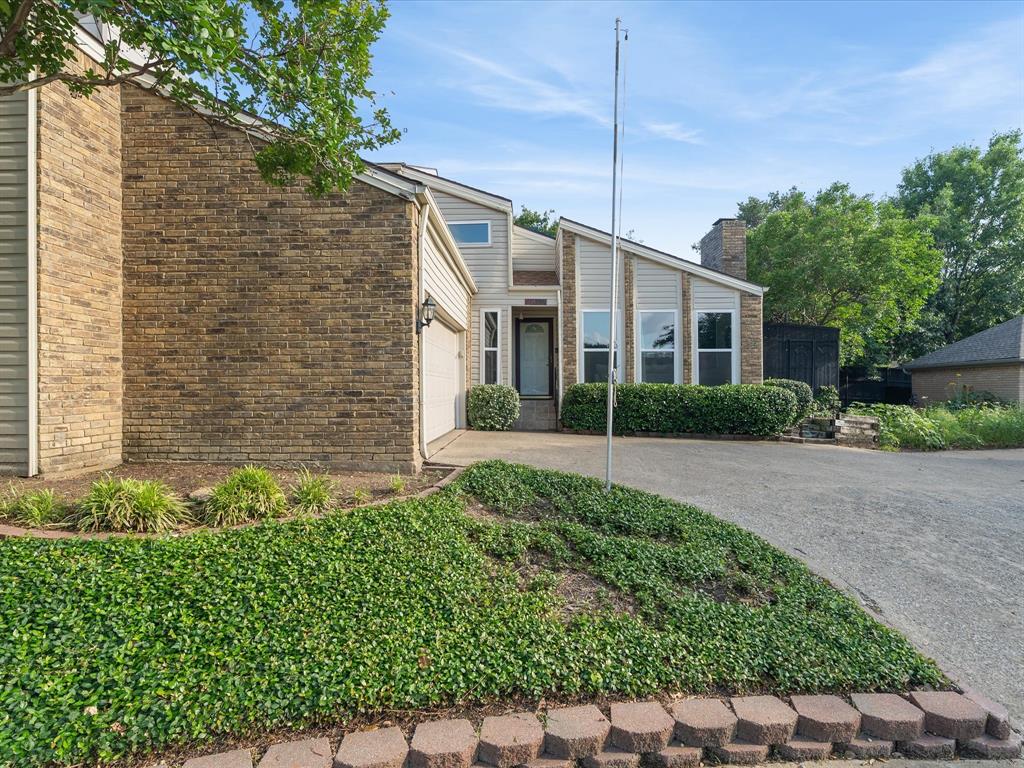 2812 Prescott Dr, Carrollton, TX 75006