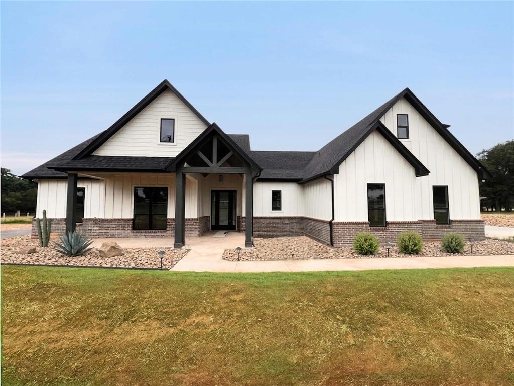 121 Cartwright Rd, Weatherford, TX 76087