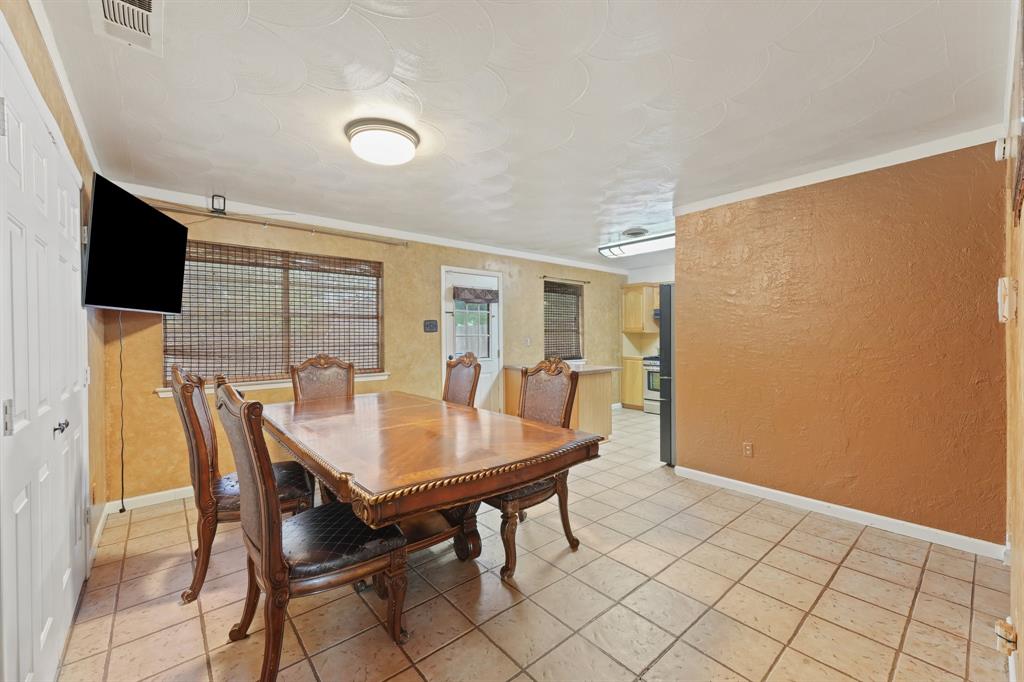 14813 Oakwood Ln, Balch Springs, TX 75180 photo
