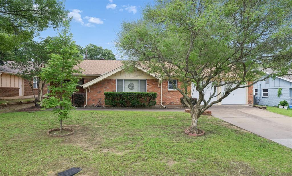 1607 Windlea Dr, Euless, TX 76040 photo