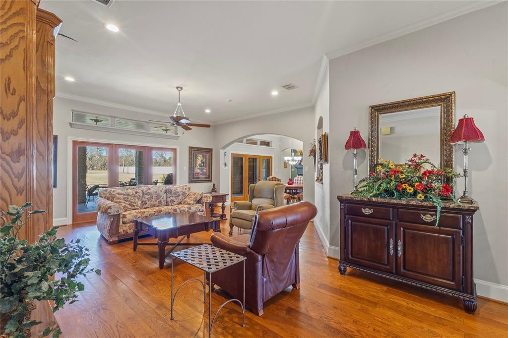 143 Southwood Dr, Burleson, TX 76028 photo