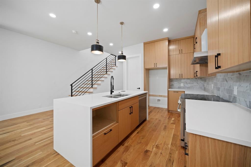 732 Cedar Hill Ave, Dallas, TX 75208 photo