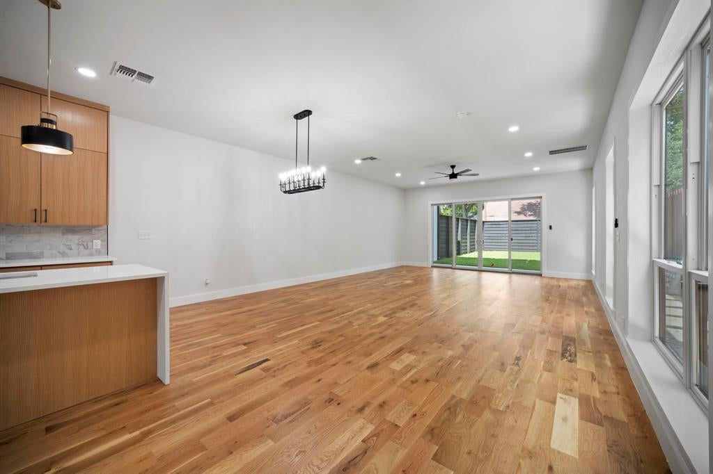 732 Cedar Hill Ave, Dallas, TX 75208 photo