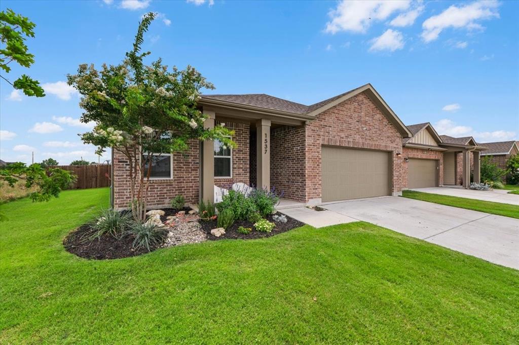 1537 Shadow Hawk Dr, Fort Worth, TX 76052 photo