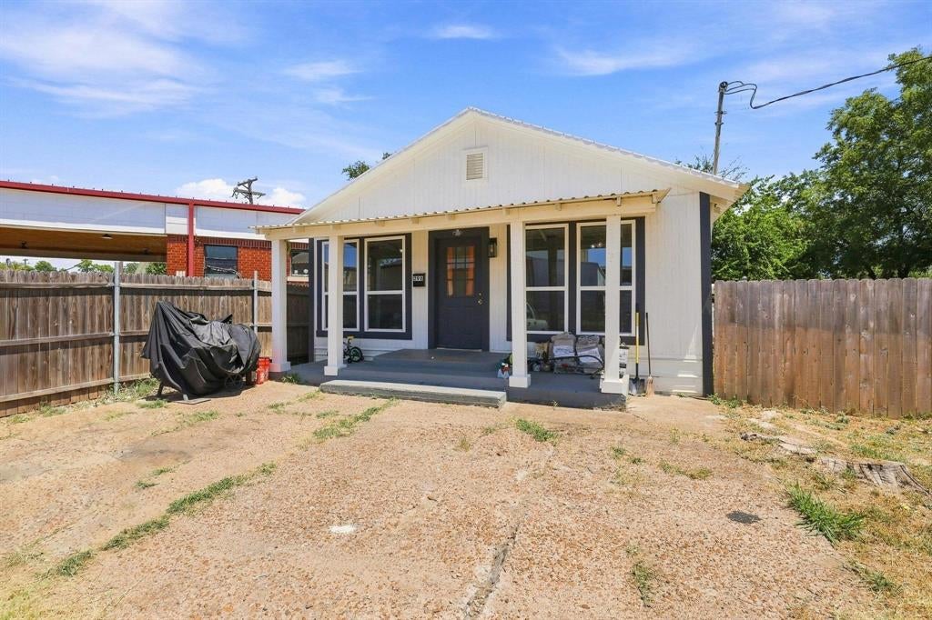 298 7 St, Honey Grove, TX 75446