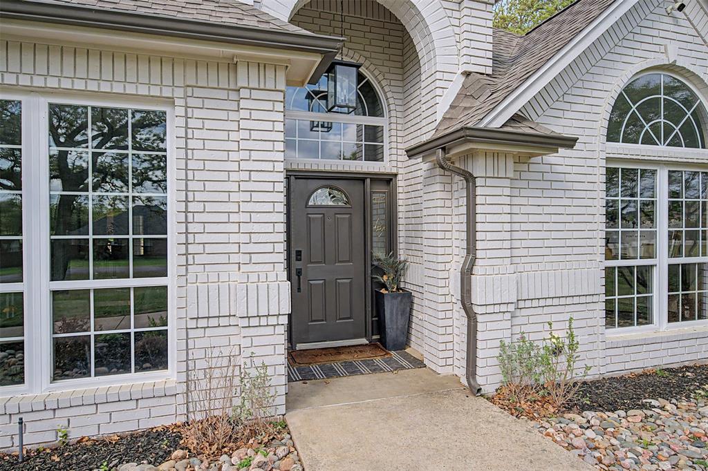 1029 Oakridge Ct, Burleson, TX 76028 photo
