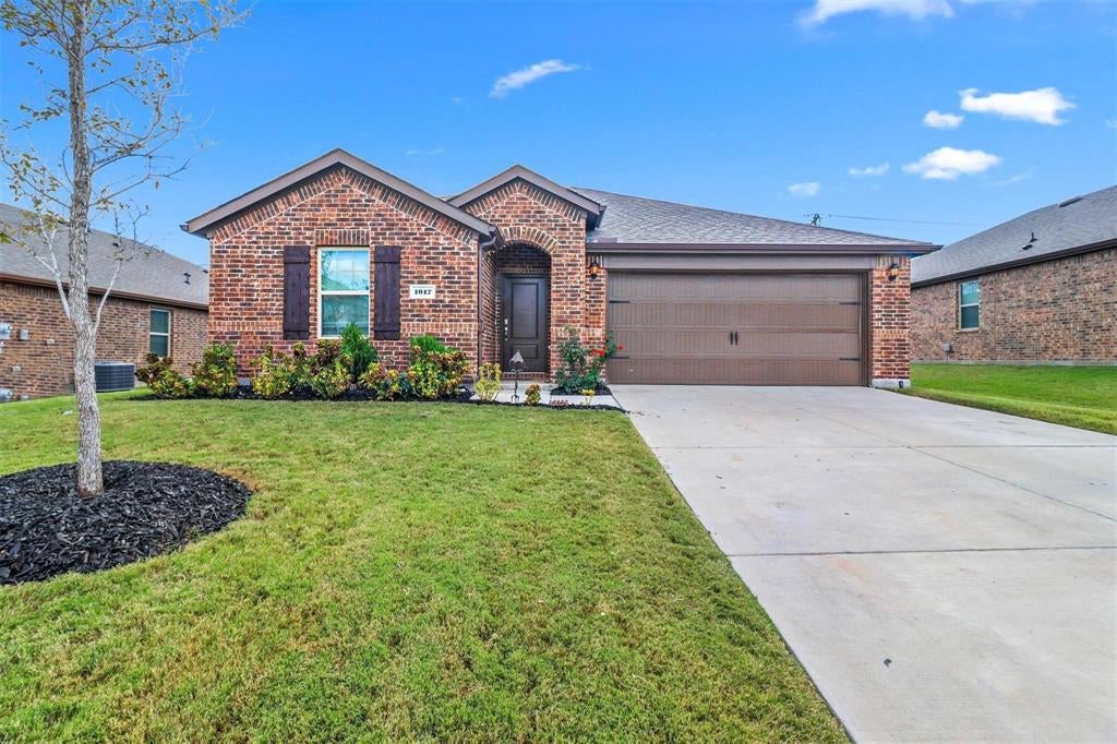 1017 Crepe Myrtle Ln, Anna, TX 75409