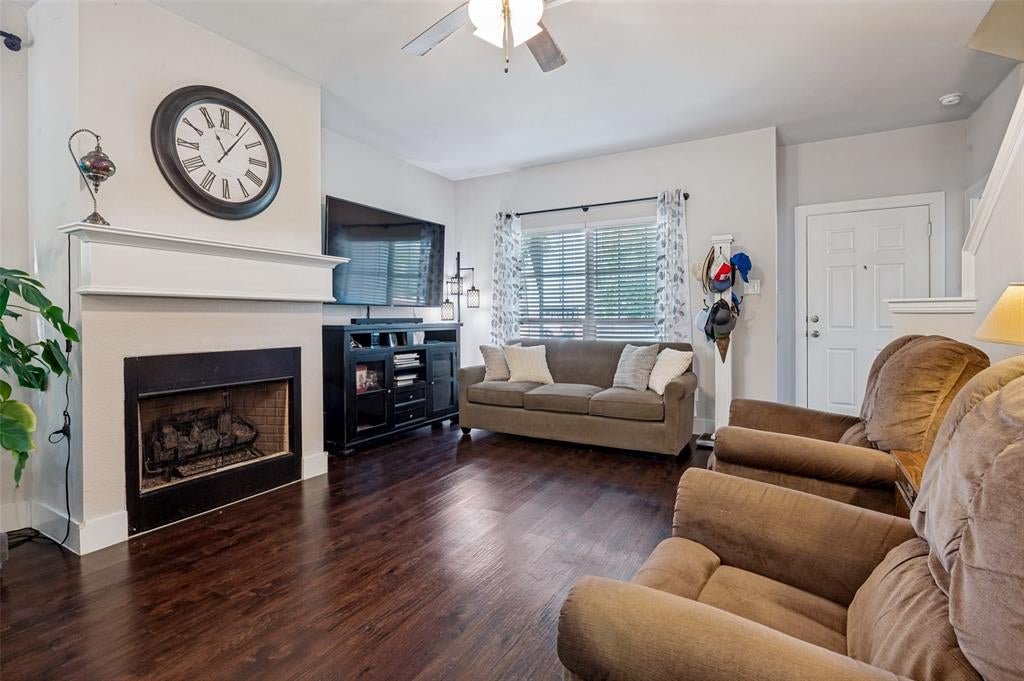 909 Cope St, Mansfield, TX 76065 photo