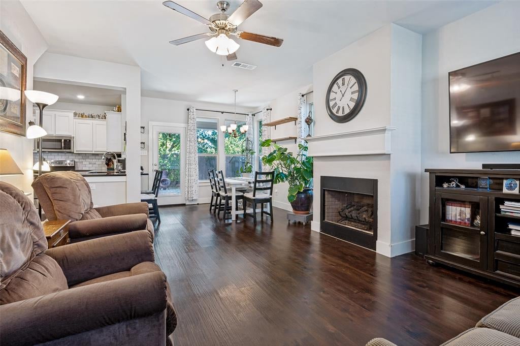 909 Cope St, Mansfield, TX 76065 photo