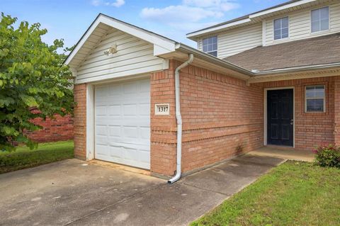 Single Family Residence in Azle TX 1317 Village Garden Drive.jpg